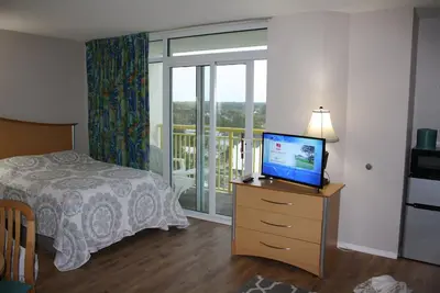 Image de Profitez d'un magnifique studio avec vue sur l'océan et la ville au douzième étage avec kitchenette