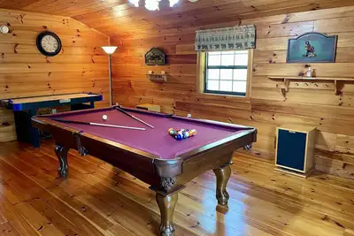 Image de The Getaway, votre expérience de la montagne avec cette cabine luxueuse dans les bois.