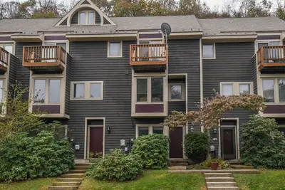 Image de Maison de ville avec accès au lac - Ski In / Ski Out