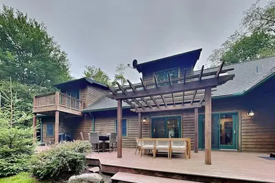 Image de Rock Wisperer - 3 Master Suites, Emplacement pratique, Grand jardin, Proche du feu follet