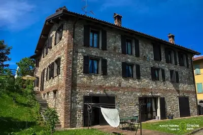 Image de Ferme au coeur de Valsamoggia, terre de vins, châteaux et bonne bouffe!