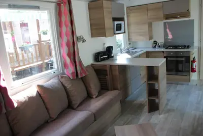 Image de Mobil Home neuf, 40m2, 3 chambres(dont1suite parentale), 2 Sd, Grande terrasse couv