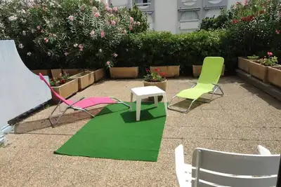 Image de 2 pièces cabine tout équipé en Rdc grande terrasse piscine