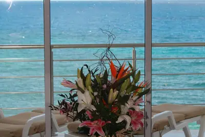Image de Face à l'océan face à St. Barth - Condo de luxe, spacieux et moderne.