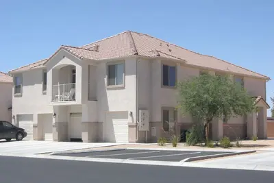 Image de Calme, emplacement central. Piscine à l'extérieur