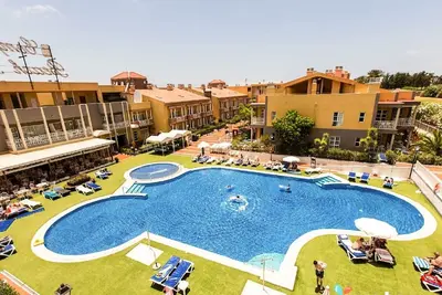 Image de Duplex de 4 chambres à Compostela Beach Golf 2
