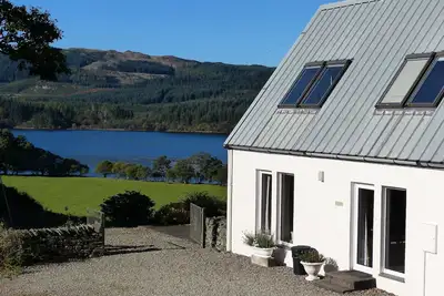 Cadre paisible et magnifique vue sur le lac au cœur d'Argyll