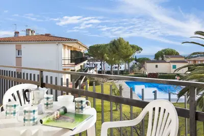 Image de 1cb E6 -  Appartement avec 2 chambres dans un quartier très calme avec jardin et piscine communautaire près de la plage de Calella de Palafrugell