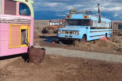 Image de Taos Bus House, juste à l'ouest de la ville.