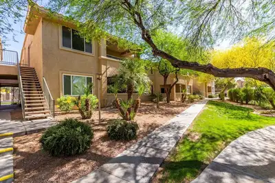 Image de Serene Deux chambres à deux salles de bain Phoenix Condo