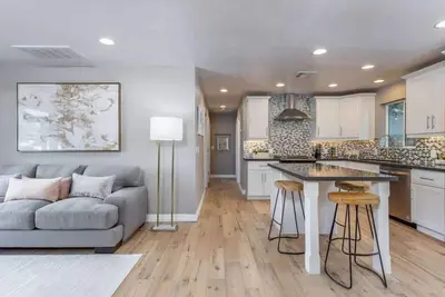 Image de L'escapade idéale! Nouveau contemporain ~ Ouvert, aéré et confortable