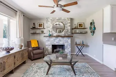 Image de Joyau au coeur de la vallée! Foyer et amp; Trou de maïs ~ Entertainment Heaven!