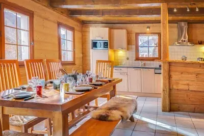 Image de Appartement 8 personnes dans chalet mitoyen, centre du village, proche pistes