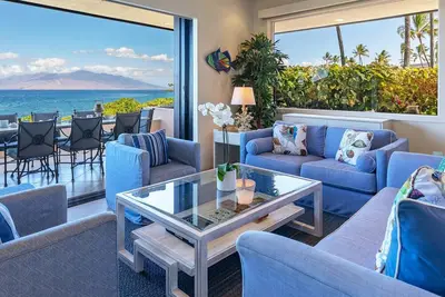 Image de Vues inégalées sur l'océan depuis le salon et la véranda enveloppante