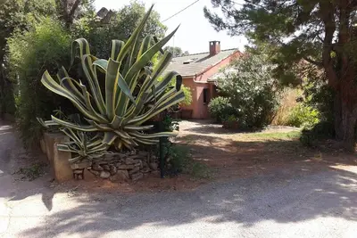 Image de maison de famille 4 ou 6/7 pers quartier résidentiel