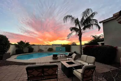 Image de Nouveau! ! Venez vous détendre dans cette magnifique maison! Piscine privée chauffée!