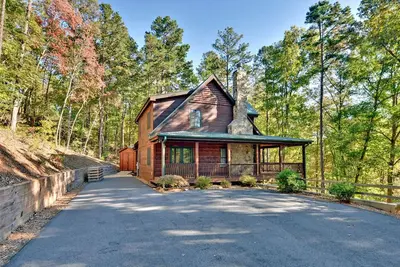 Image de Cabine spacieuse et isolée à 7 miles des attractions de Blue Ridge et à proximité du rafting sur la rivière Ocoee