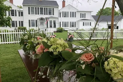 Image de Élégant domaine historique de neuf chambres sur 13 acres donnant sur le détroit de Long Island