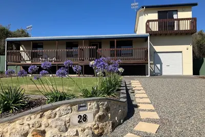 Image de 28 Hazel Street - Vues panoramiques sur la mer dans un endroit calme