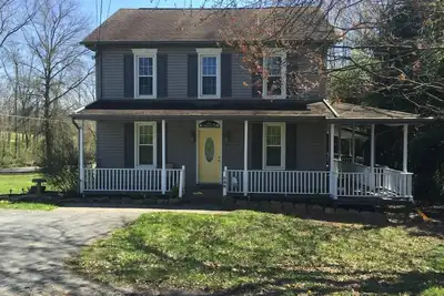 Image de Belle Maison En Fish-friendly Manada Creek