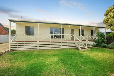 Image de SummerSalt Middleton - 82 Padman Crescent