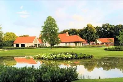 Image de Maison d'hôtes de luxe super-dimensionnée pour 22 personnes