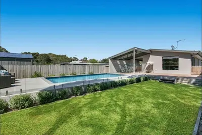 Image de Animateur familial avec piscine