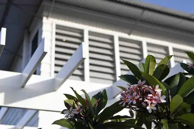 Image de Serenity Beach Retreat - Hamptons Beach HavenCasuarina - pour 14 à 7 chambres