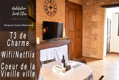 Image de Appartement de charme \"Cyrano\" 2 chambres- Habitation Saint-Clar Centre Historique - Wifi / Netflix
