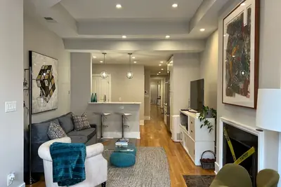 Image de Belle nouvellement créé 2br Apt dans le meilleur emplacement de DuPont (nouveau)