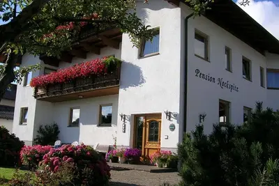 Image de Chambre double type C avec bain, Wc, balcon - Pension \"Pension Nockspitz\"