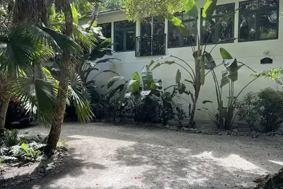 Image de Captiva Villa- Maison de la piscine de la zone du village, à quelques pas de la plage, rue privée