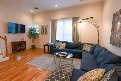 Image de maison de ville moderne, lieu idéal pour des vacances Boston, 9 couchages