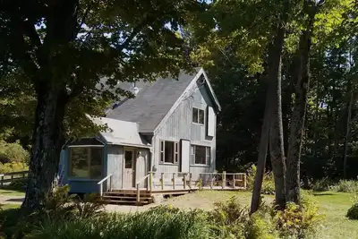 Image de Maison de campagne avec vue sur le ruisseau et le ruisseau Babbling - Minutes du Berkshire East Resort