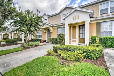 Image de Nouveau! Maison de ville 'My Mickey Mouse House' avec piscine!