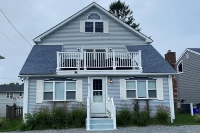 Image de Cape moderne, promenade à la plage, chambres spacieuses, Loft, cour privée