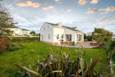 Image de Ty Traeth - une maison individuelle de 5 chambres pouvant accueillir 10 personnes dans 5 chambres