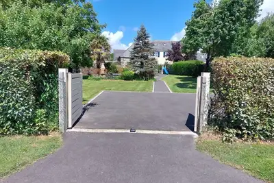 Image de Maison avec jardin verdoyant