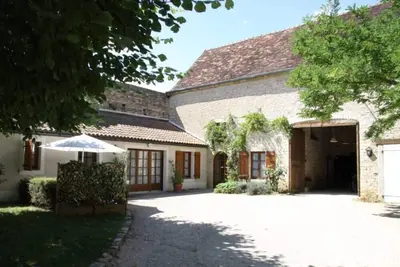 Image de maison de caractère, charme confort, calme, de plain pied, bien chauffée