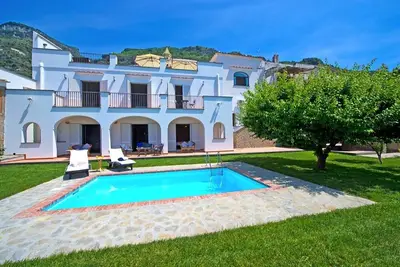 Image de Villa Marina - Huit Chambres Villa, Couchages 14