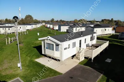 Image de Caravane 8 places avec bain à remous privé