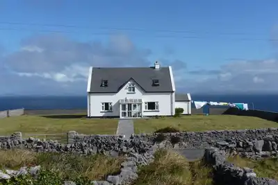 Endroit très calme et isolé, vue spectaculaire sur la mer