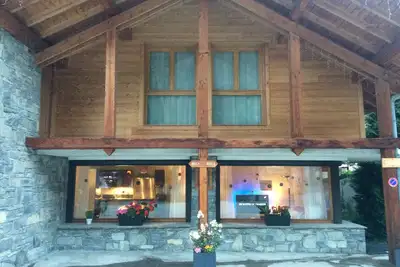 Image de \"L'ourson blanc\" Centre de Valloire appartement 2 pieces 60m² classé 4 étoiles