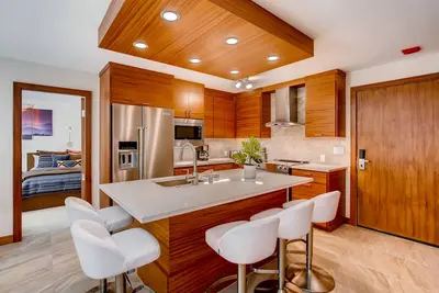 Image de Condo de luxe dans le centre de Vail Lionshead Village à quelques pas de la télécabine Eagle Bahn | Westwind 101