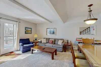 Image de Nouvelle Liste! Townhome confortable w / cheminée accès facile à l'aventure en plein air