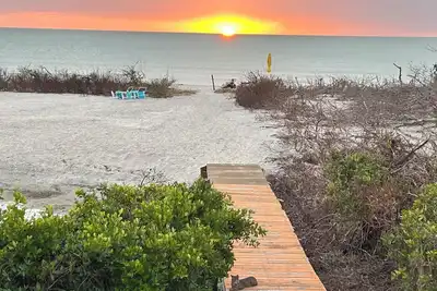 Image de Beach Cottage: Isolé, Bord de l'eau, Kayaks inclus, Accès privé à la plage