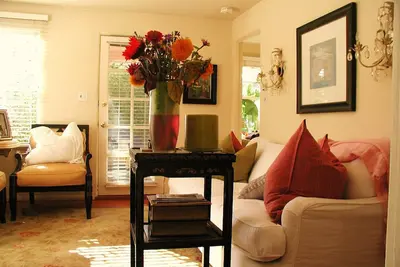 Image de Charmant chalet romantique sur la plage de Yacht Harbor