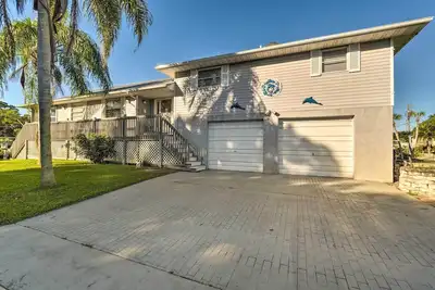 Image de Nouveau-Canalfront Englewood Home w / Dock 5 mi de la plage