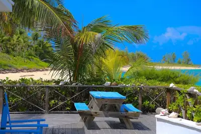 Image de Med Point récemment rénové, meilleure maison de plage romantique, French Leave Beach
