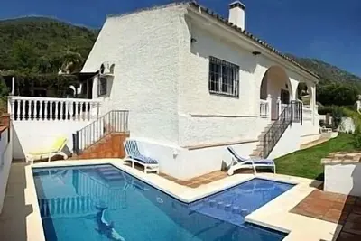 Image de Idéal Villa de vacances pour les familles avec enfants avec piscine privée